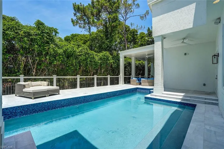 7562  Cordoba  CIR, Naples, FL 34109