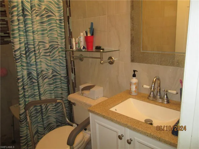 43  Desert Candle  CIR, Lehigh Acres, FL 33936