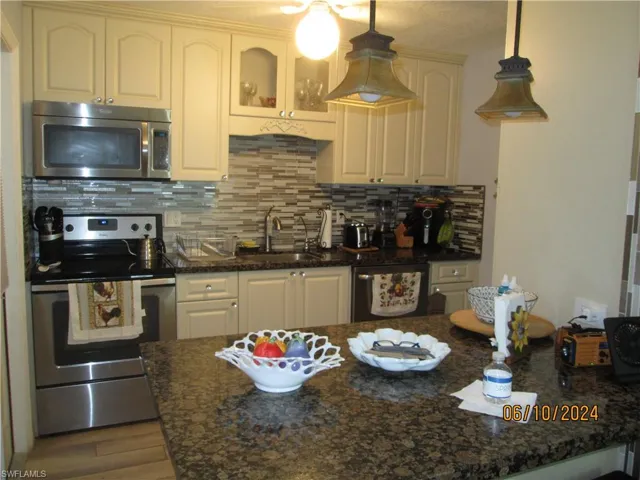 43  Desert Candle  CIR, Lehigh Acres, FL 33936