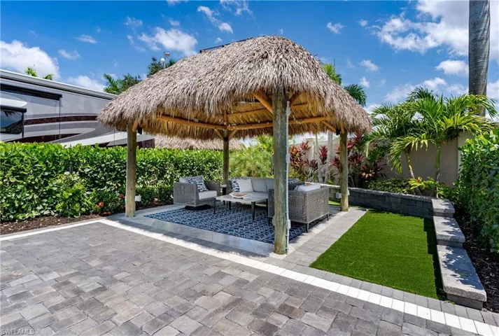 13619  Snook  CIR, Naples, FL 34114