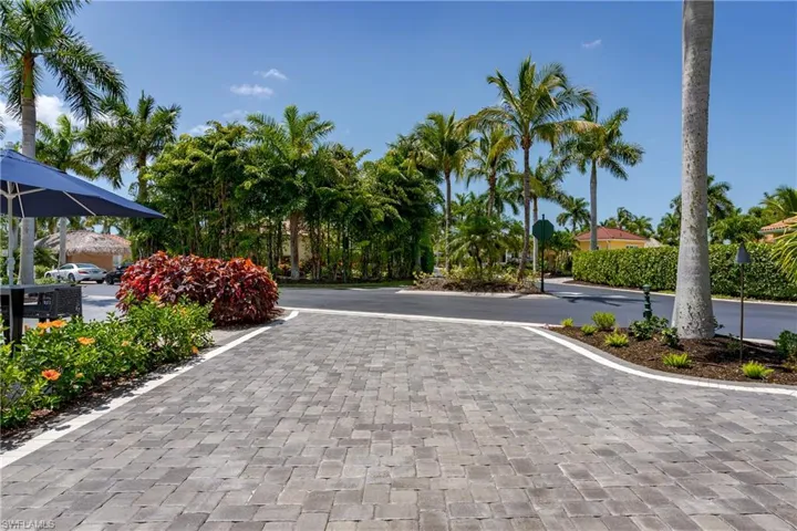 13619  Snook  CIR, Naples, FL 34114