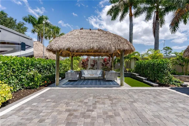 13619  Snook  CIR, Naples, FL 34114