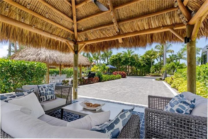13619  Snook  CIR, Naples, FL 34114