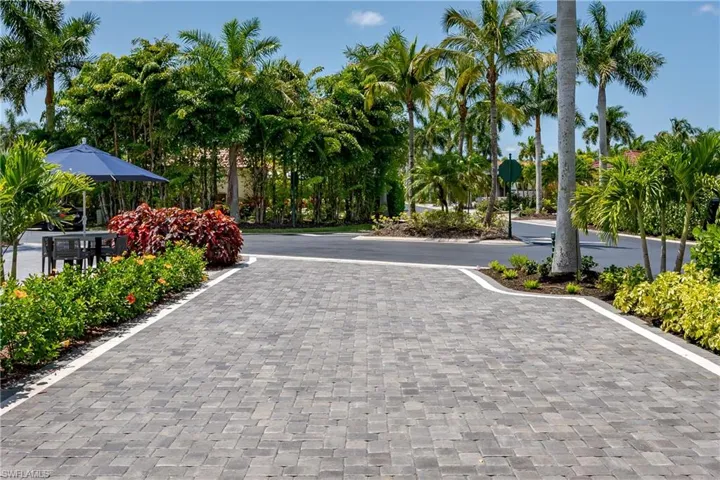 13619  Snook  CIR, Naples, FL 34114