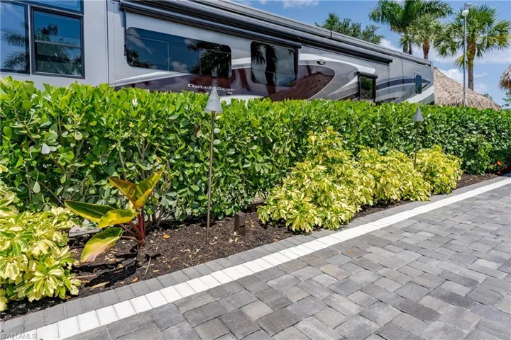 13619  Snook  CIR, Naples, FL 34114