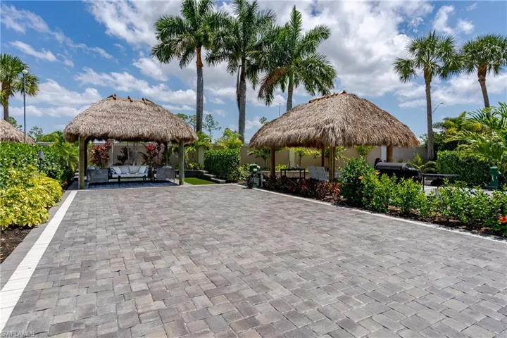 13619  Snook  CIR, Naples, FL 34114