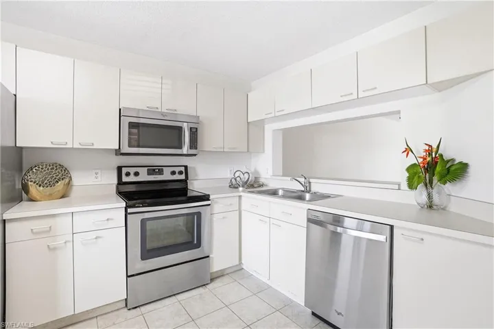 7774 Jewel Ln 102, Naples, Florida 34109