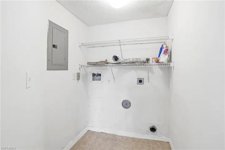 7774 Jewel Ln 102, Naples, Florida 34109