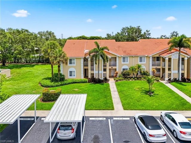 7774 Jewel Ln 102, Naples, Florida 34109