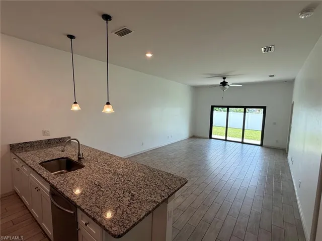 3827 Sw 9th Ave, Cape Coral, Florida 33914