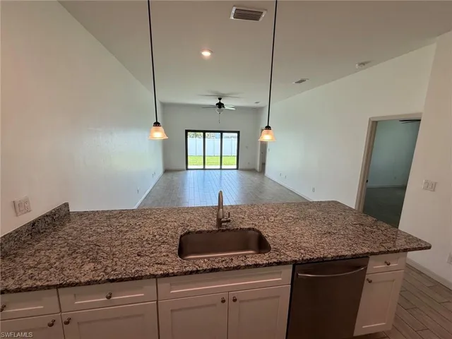 3827 Sw 9th Ave, Cape Coral, Florida 33914
