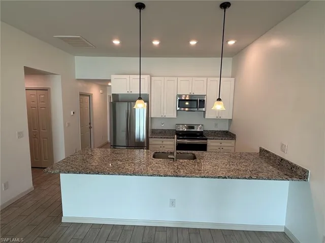 3827 Sw 9th Ave, Cape Coral, Florida 33914