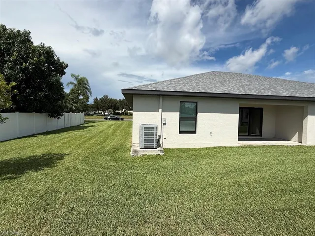 3827 Sw 9th Ave, Cape Coral, Florida 33914