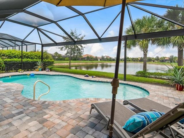 Large Screened-In Pool w/ Panorama Screen
