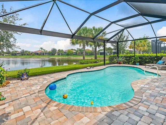 Pool w/ Panorama Screen