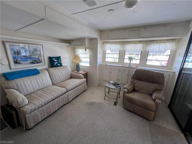 58  Gresham  LN, NORTH FORT MYERS, FL 33903