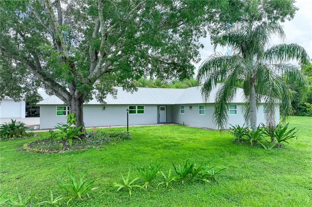 6261 Greenbriar Farms RD, Fort Myers, FL 33905,225063474