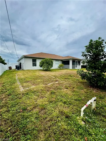 3025 Ne 6th Pl, Cape Coral, Florida 33909