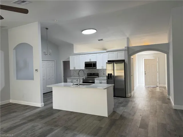 3025 Ne 6th Pl, Cape Coral, Florida 33909