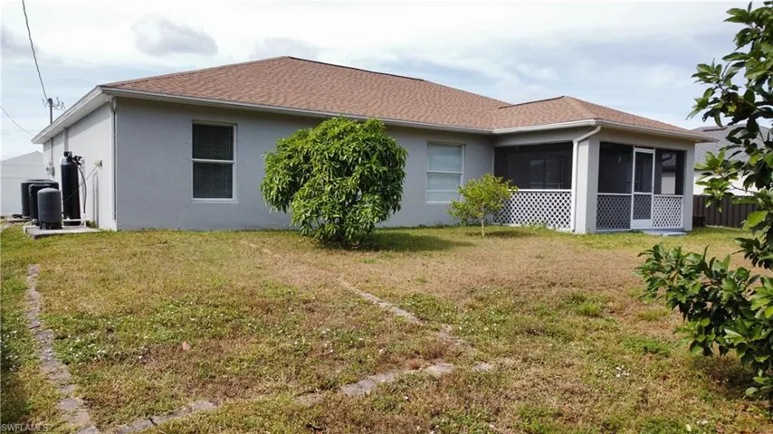 3025 Ne 6th Pl, Cape Coral, Florida 33909