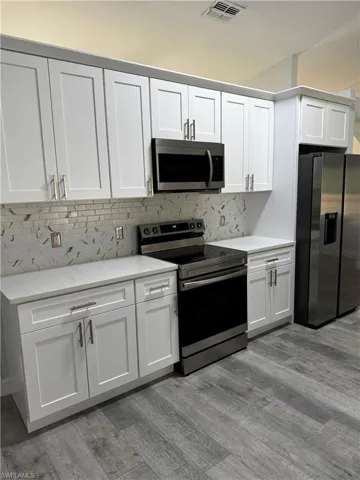 3025 Ne 6th Pl, Cape Coral, Florida 33909