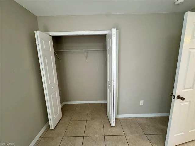 704 Se 6th Ter, Cape Coral, Florida 33990