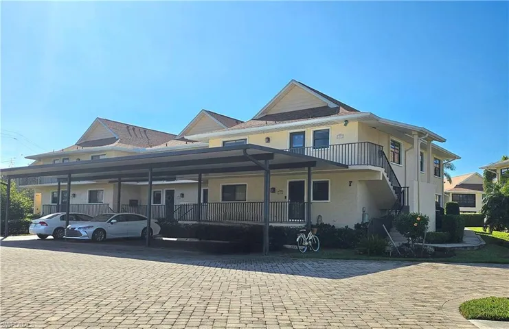 CARPORT