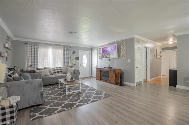 321 E El Paso  AVE, Clewiston, FL 33440
