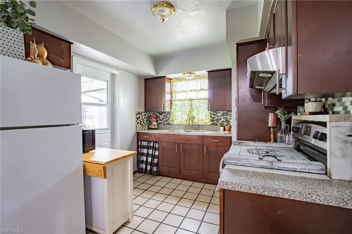 321 E El Paso  AVE, Clewiston, FL 33440