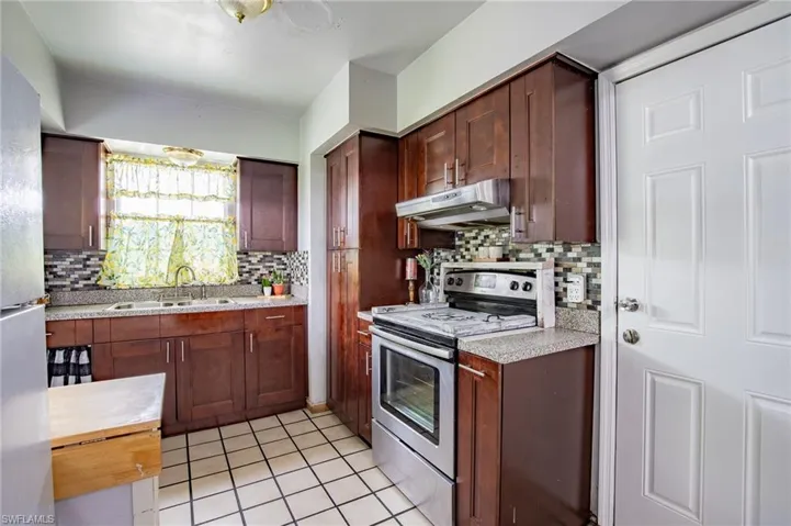 321 E El Paso  AVE, Clewiston, FL 33440
