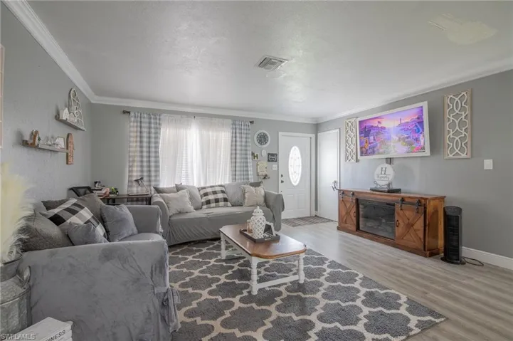 321 E El Paso  AVE, Clewiston, FL 33440
