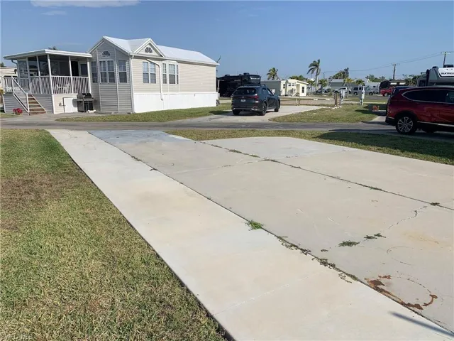 Nice, wide concrete pad