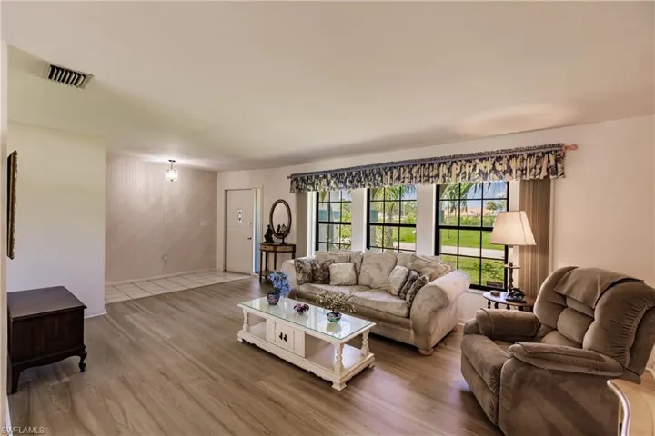 1819 Nw 27th Pl, Cape Coral Fl 33993