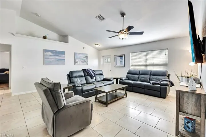 605 Sw 13th St, Cape Coral, Florida 33991