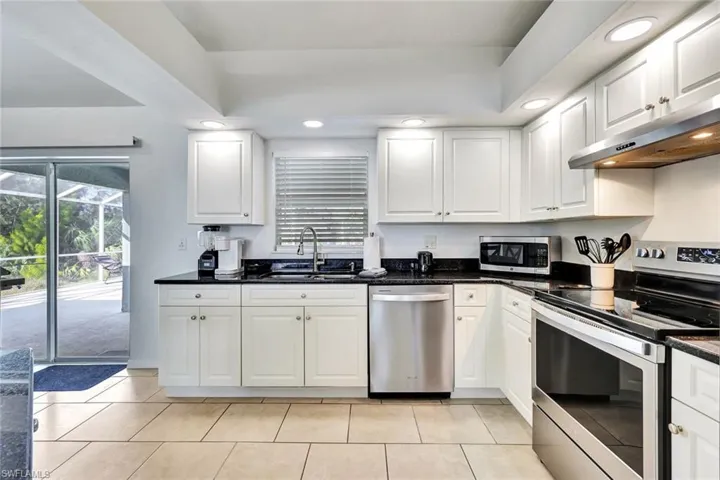 605 Sw 13th St, Cape Coral, Florida 33991