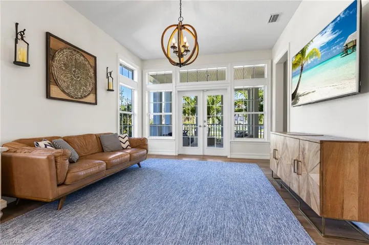 7252  Lake  DR, Fort Myers, FL 33908