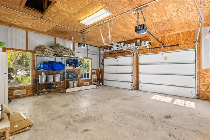 7252  Lake  DR, Fort Myers, FL 33908