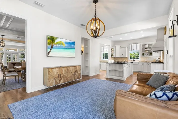 7252  Lake  DR, Fort Myers, FL 33908