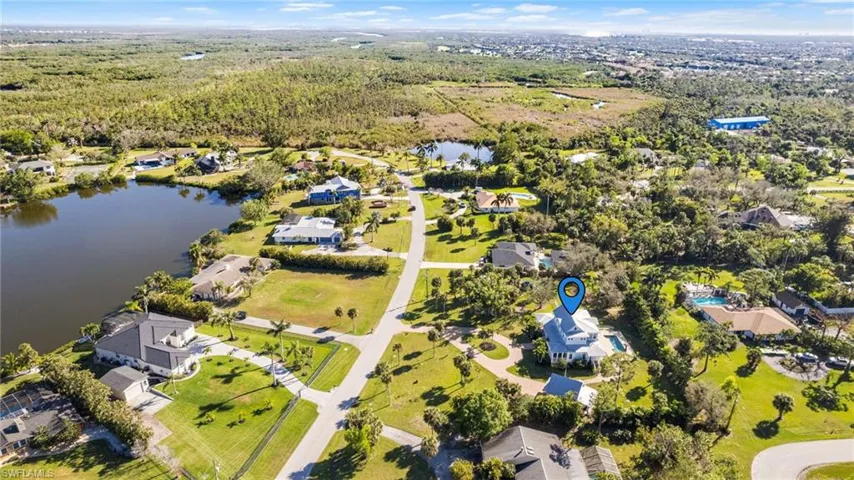 7252  Lake  DR, Fort Myers, FL 33908