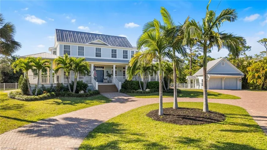 7252  Lake  DR, Fort Myers, FL 33908