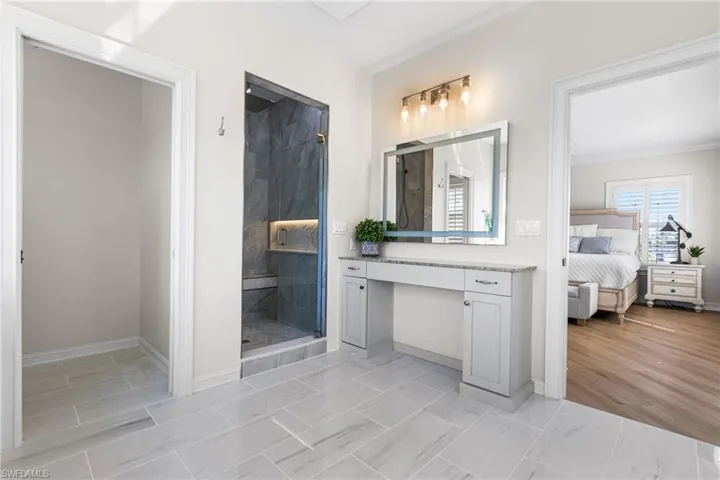 Dressing vanity!