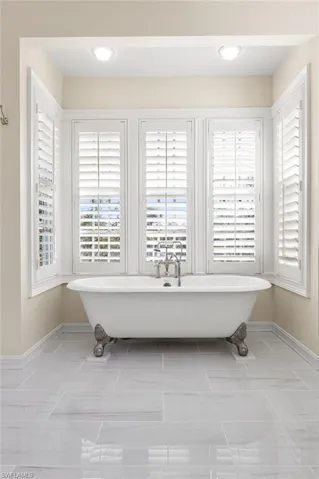 Relaxing soaking tub!