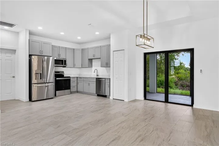 2000 W 14th St, Lehigh Acres, Florida 33972