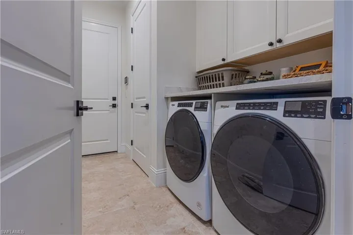 7213  Saona  CT, Naples, FL 34113