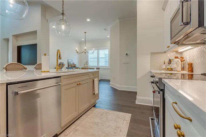 7213  Saona  CT, Naples, FL 34113