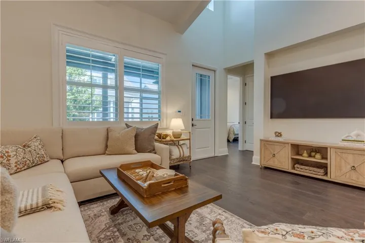 7213  Saona  CT, Naples, FL 34113