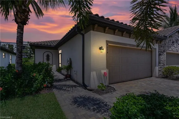 View of front of house featuring a garage