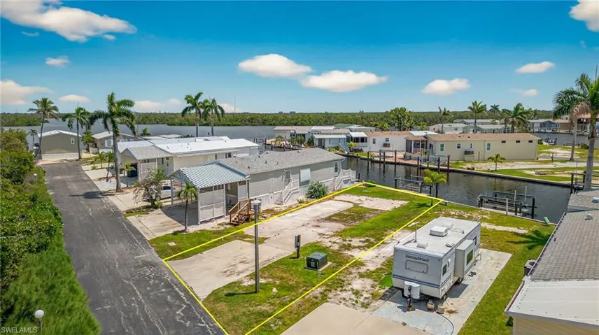 8 Galleon Way, Fort Myers Beach, Florida 33931