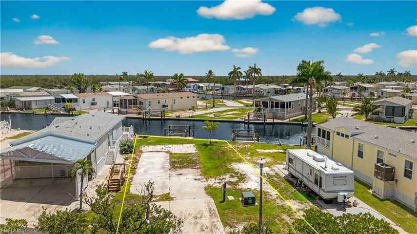 8 Galleon Way, Fort Myers Beach, Florida 33931