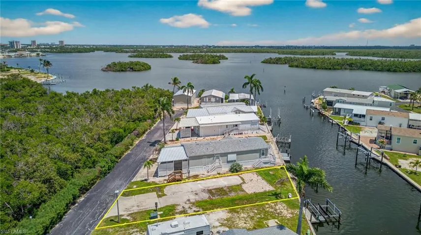 8 Galleon Way, Fort Myers Beach, Florida 33931